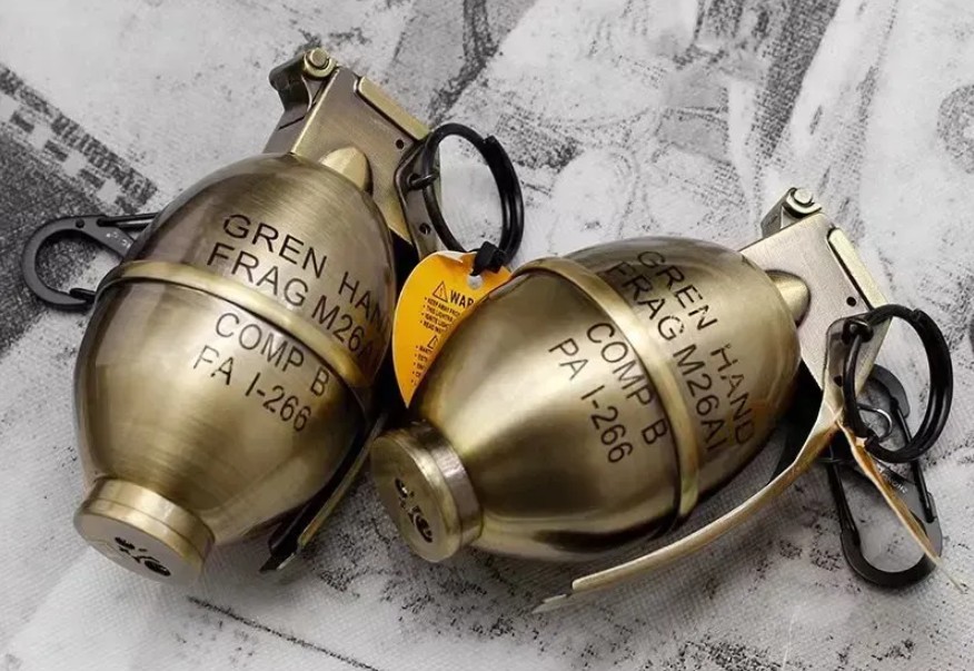 Необычные карманные аксессуары: как выбрать вещь с характером